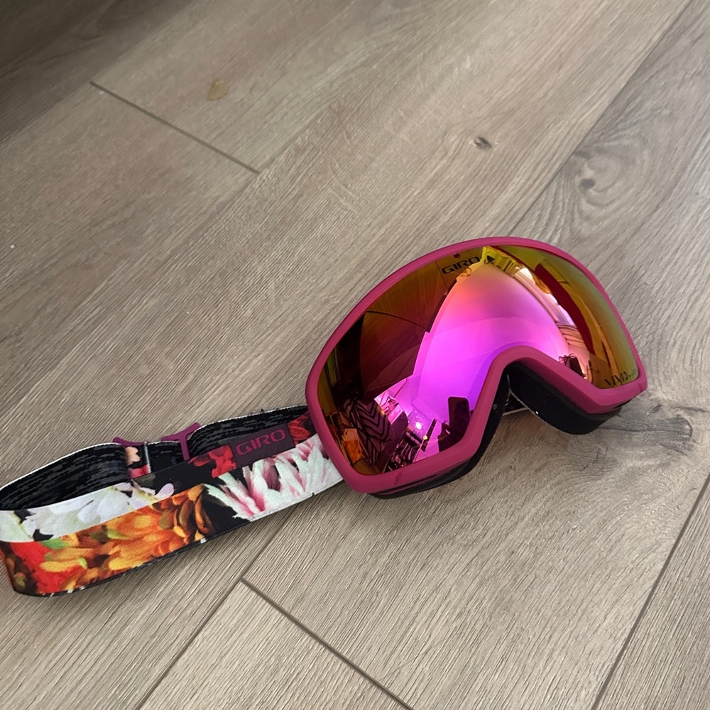 Women's Giro Millie Goggles 2023 - Flower Data Mosh​/Vivid Pink